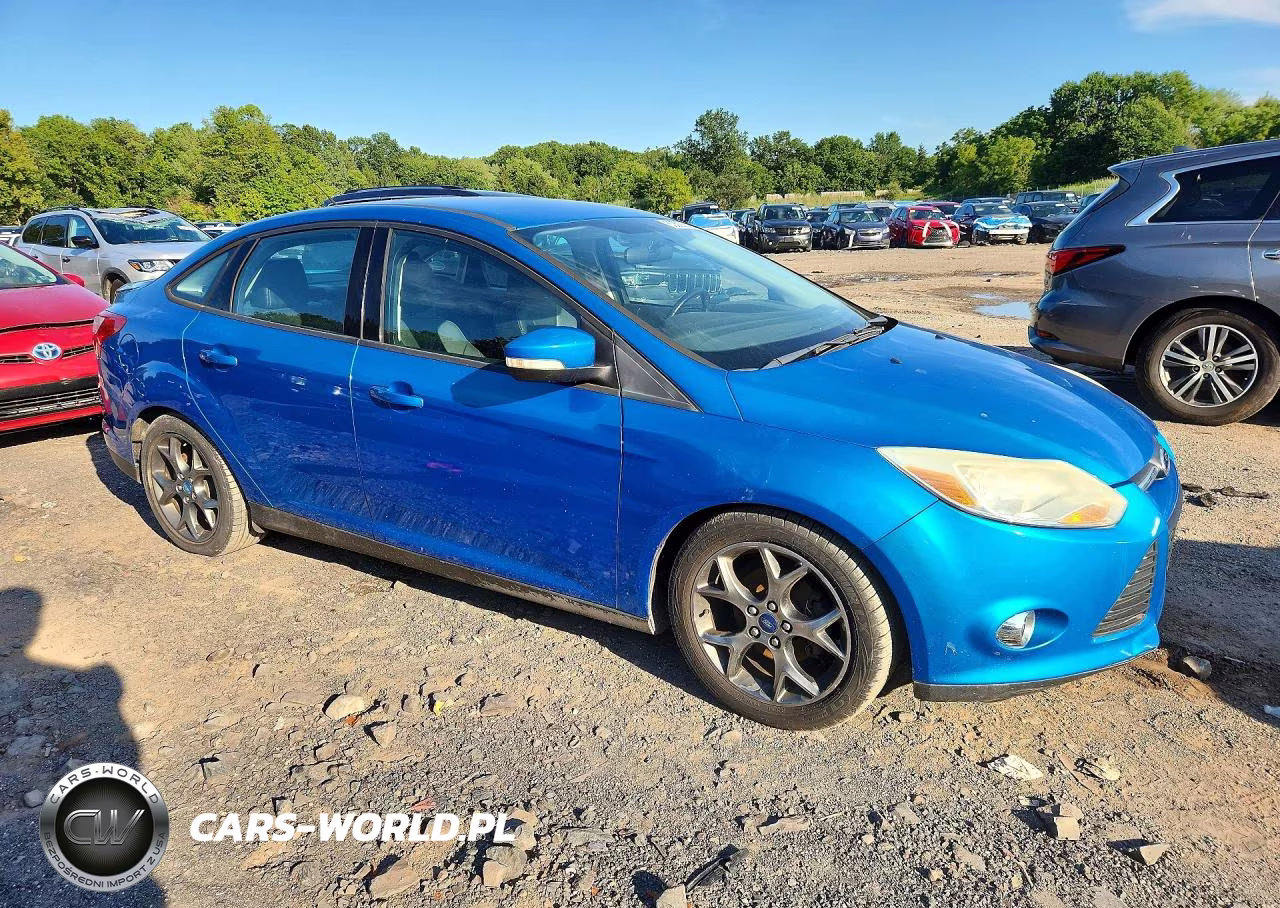 2014 Ford Focus Se VIN:1FADP3F27EL217158 - 4