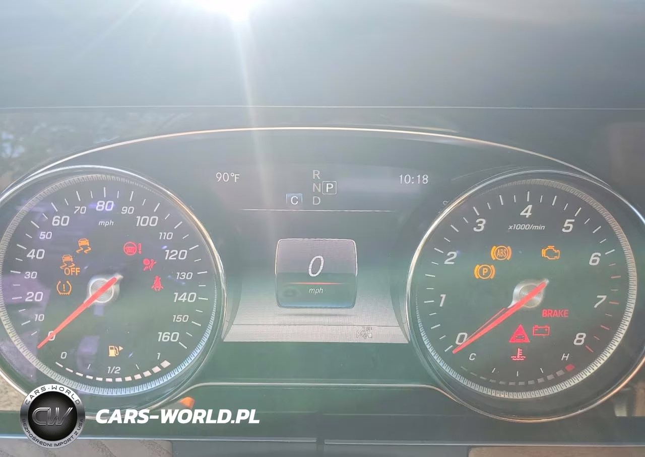 2018 Mercedes-Benz E 300 4Matic VIN:WDDZF4KBXJA328460 - 9