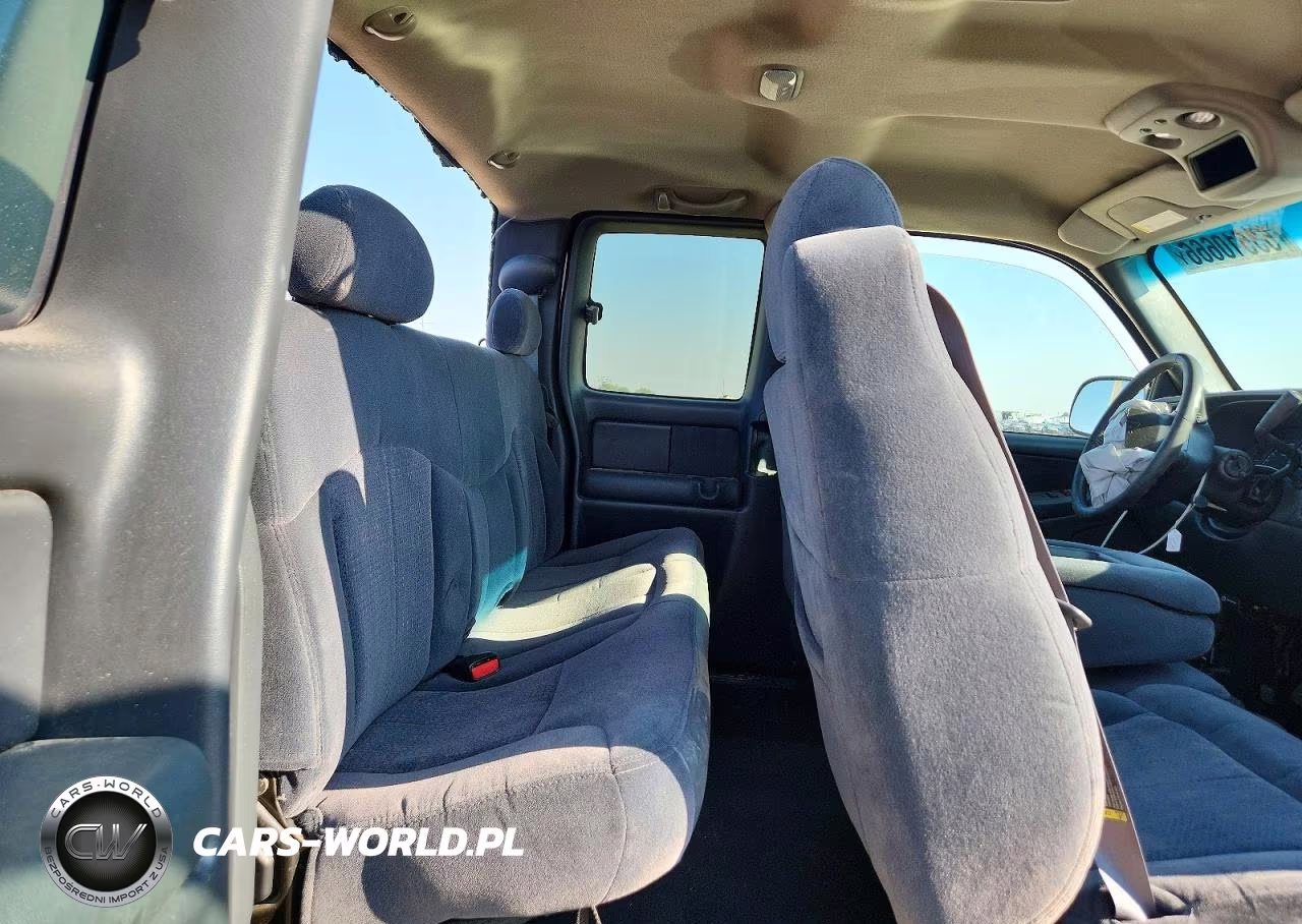 2001 Chevrolet Silverado C1500 VIN:2GCEC19T211120338 - 10