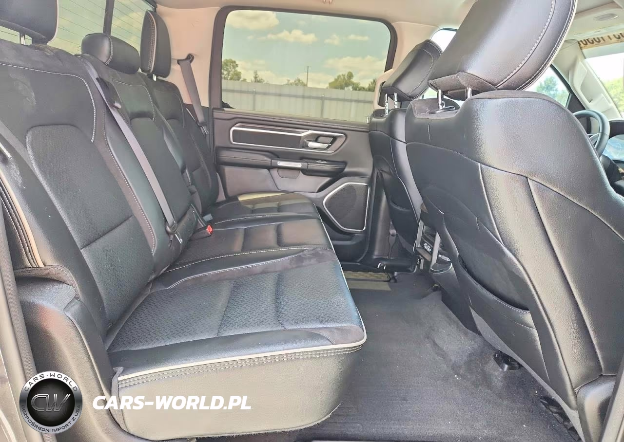 2022 Ram 1500 Laramie VIN:1C6SRFJT9NN208146 - 10