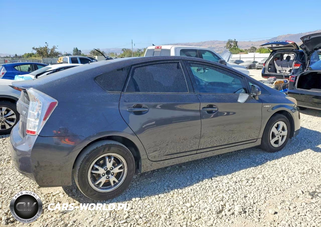 2011 Toyota Prius Three VIN:JTDKN3DU0B1392385 - 3