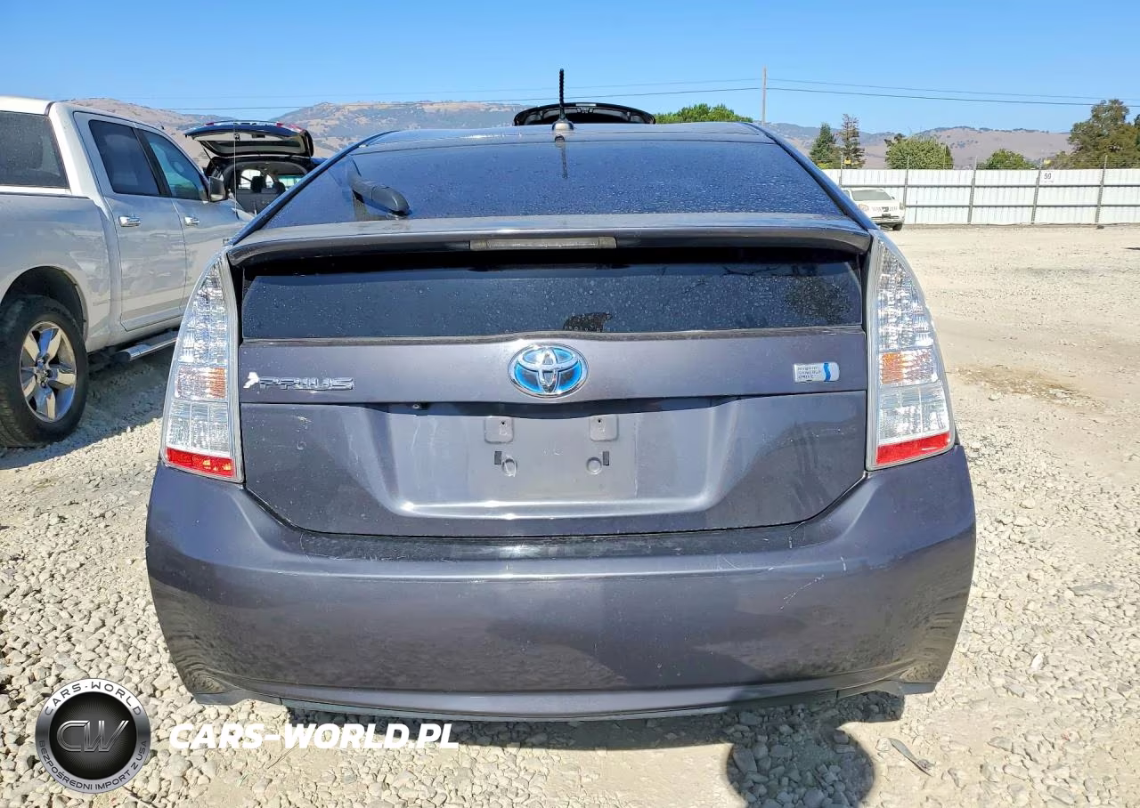 2011 Toyota Prius Three VIN:JTDKN3DU0B1392385 - 6