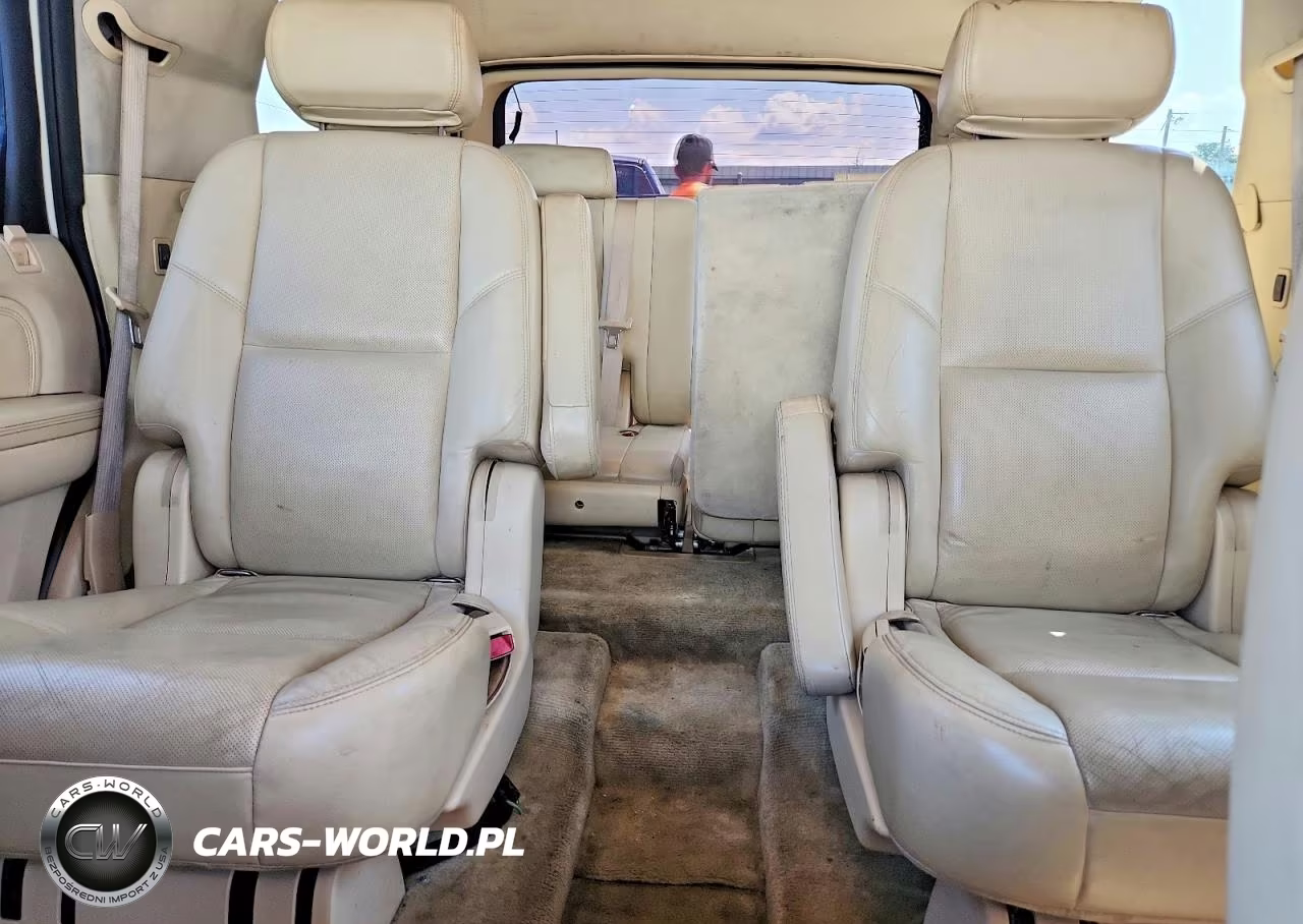2007 Cadillac Escalade Luxury VIN:1GYFK63877R355000 - 10