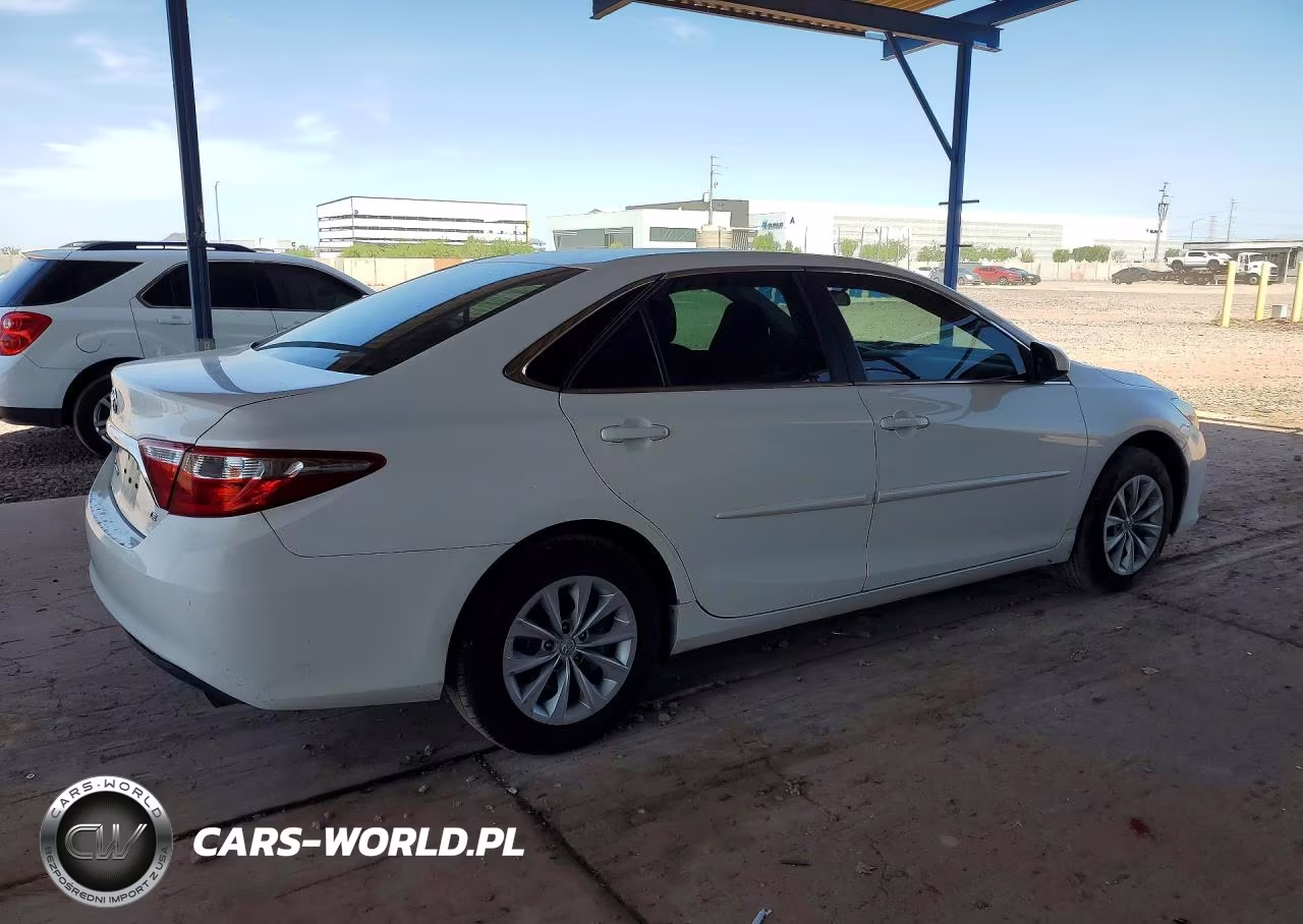 2017 Toyota Camry Le VIN:4T1BF1FK1HU692906 - 3