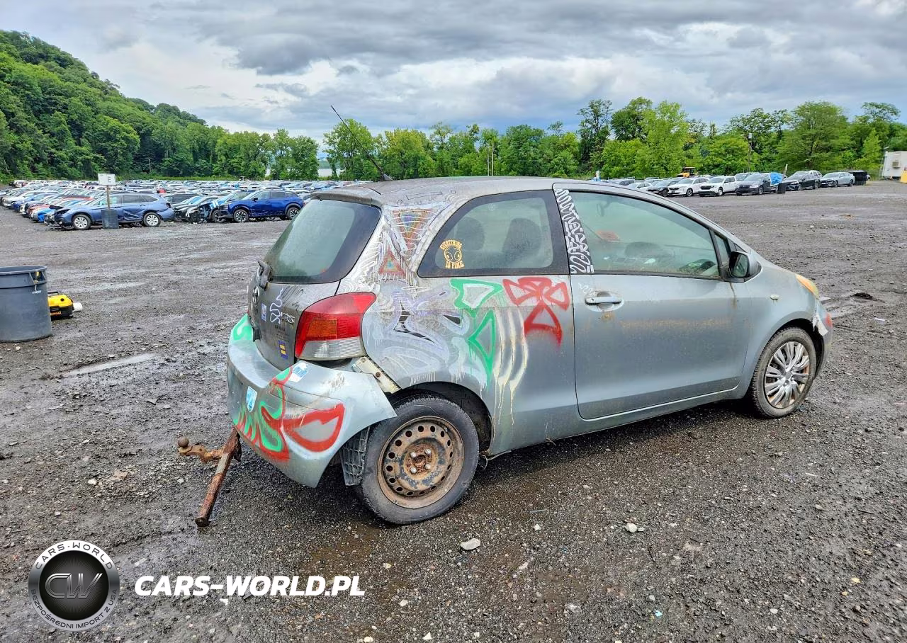 2010 Toyota Yaris Base VIN:JTDJT4K32A5299778 - 3