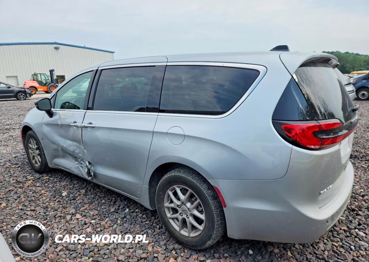 2024 Chrysler Pacifica Touring L VIN:2C4RC1BG0RR155374 - 2