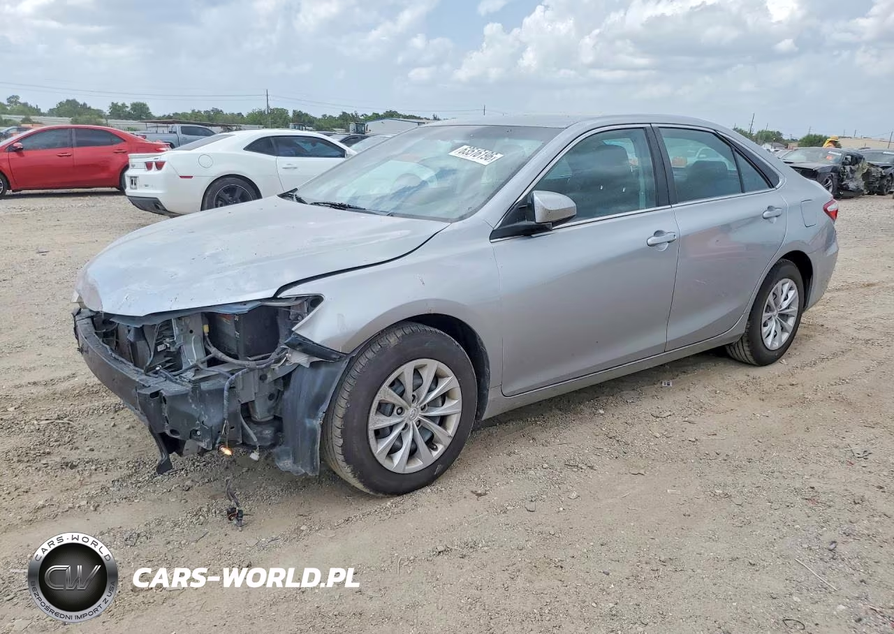 2016 Toyota Camry Le – zdjęcie 1 z 12