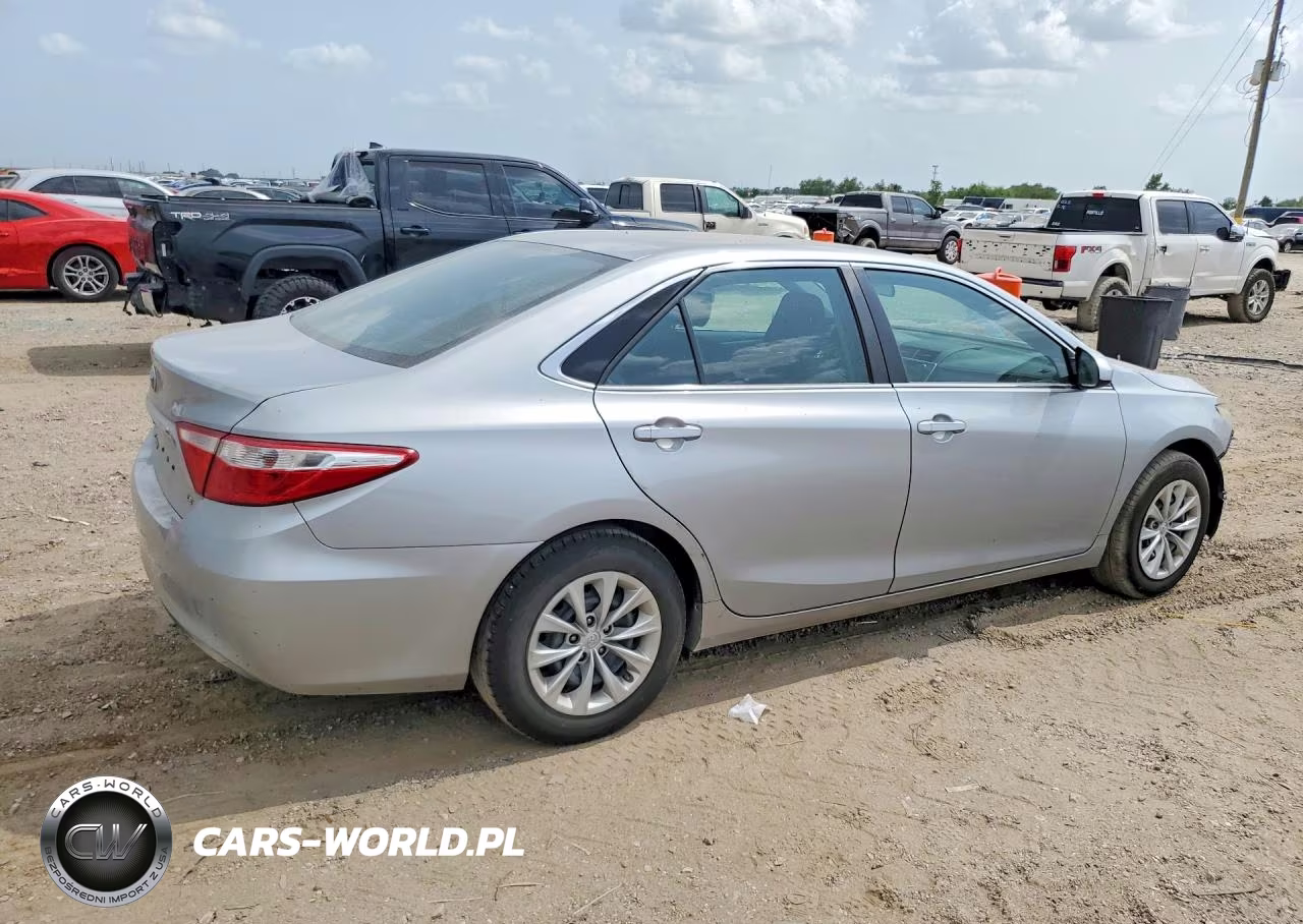 2016 Toyota Camry Le VIN:4T4BF1FK1GR548079 - 3