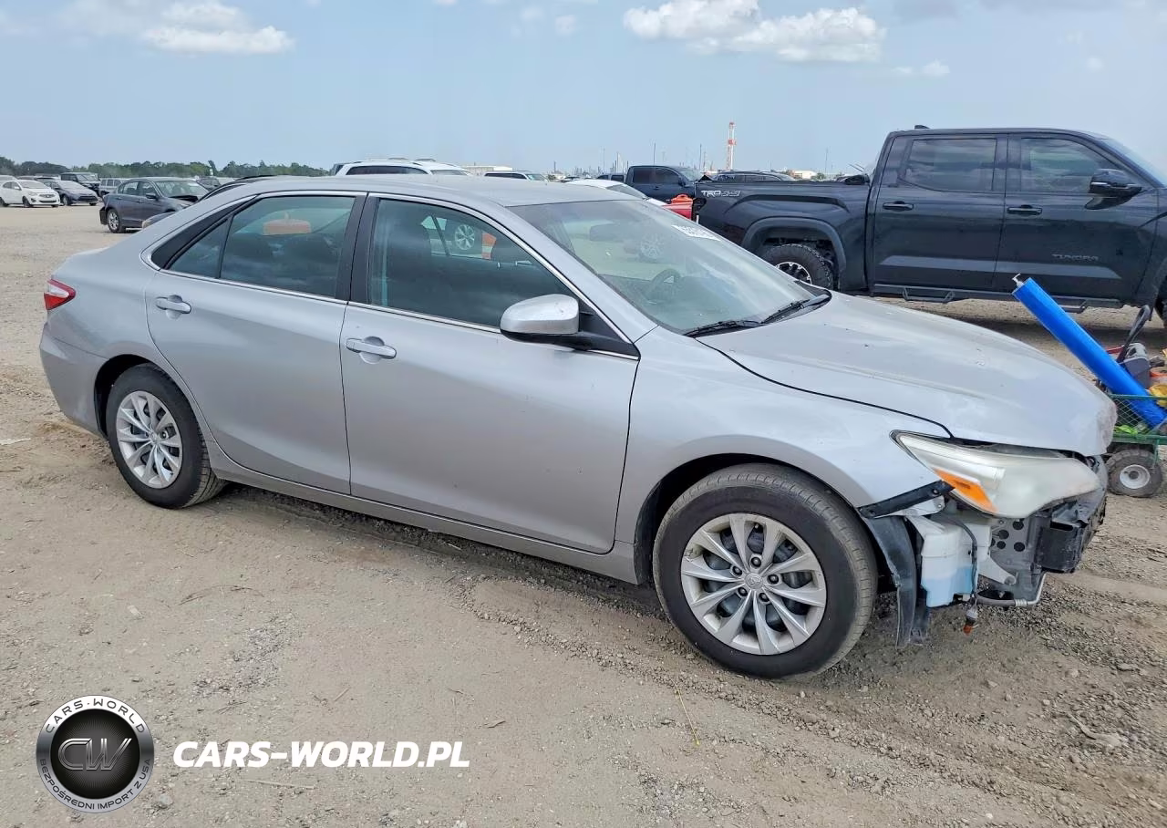 2016 Toyota Camry Le VIN:4T4BF1FK1GR548079 - 4