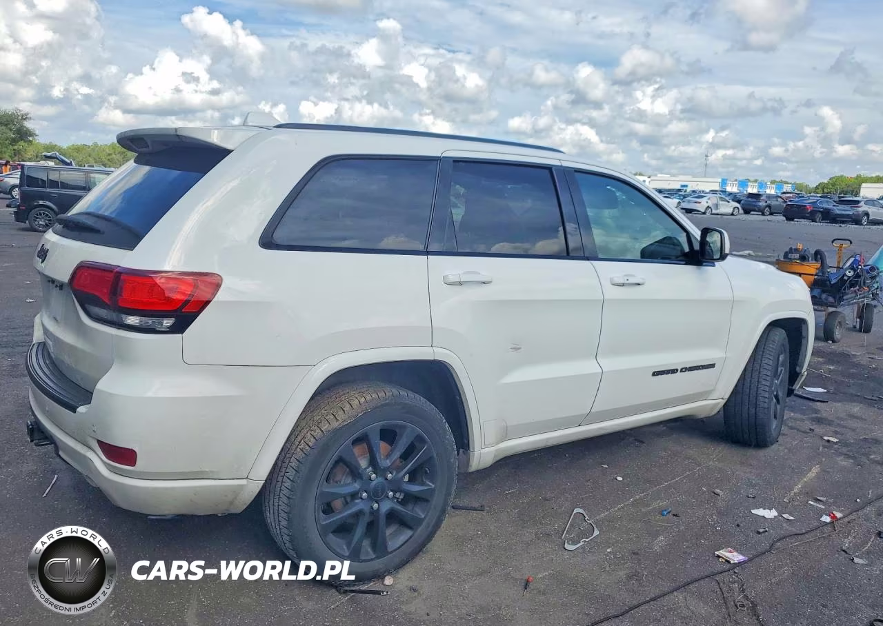 2019 Jeep Grand Cherokee Laredo VIN:1C4RJEAG0KC805771 - 3
