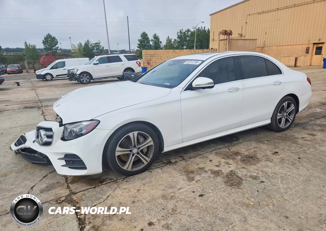 2017 Mercedes-Benz E 300 – zdjęcie 1 z 13