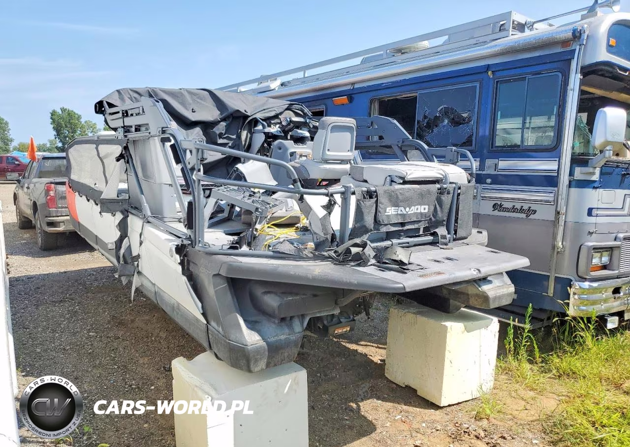 2023 Sea Doo Pontoon Boat VIN:YDV47395L223 - 3