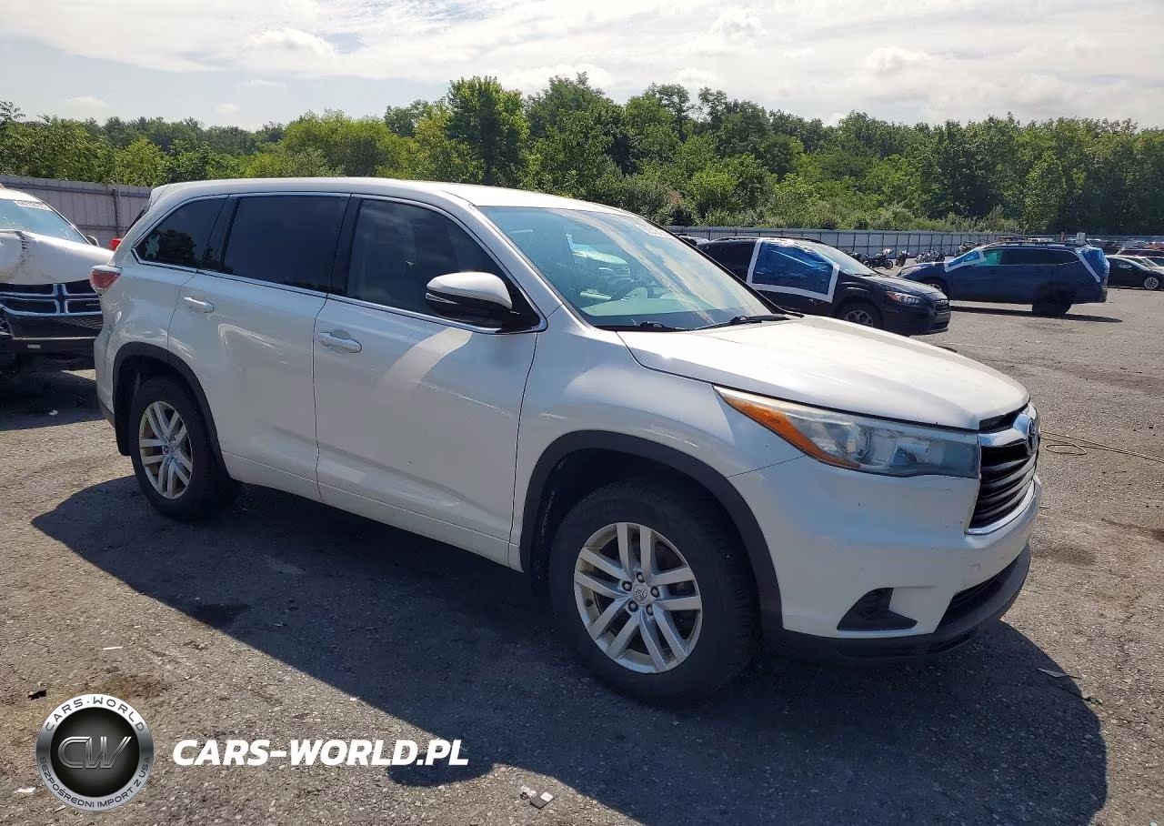 2015 Toyota Highlander Le VIN:5TDBKRFHXFS073676 - 4