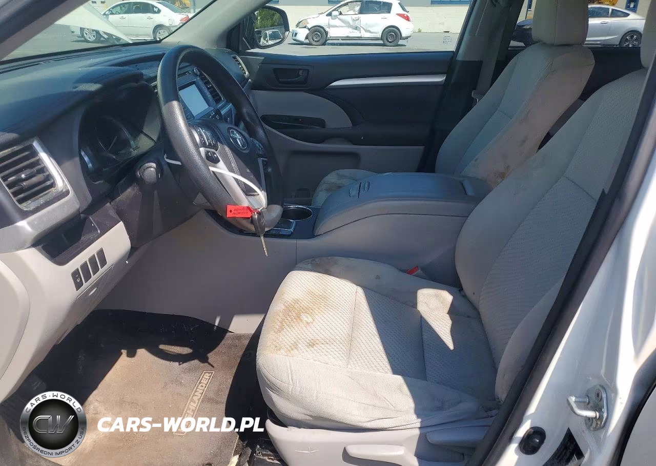 2015 Toyota Highlander Le VIN:5TDBKRFHXFS073676 - 7
