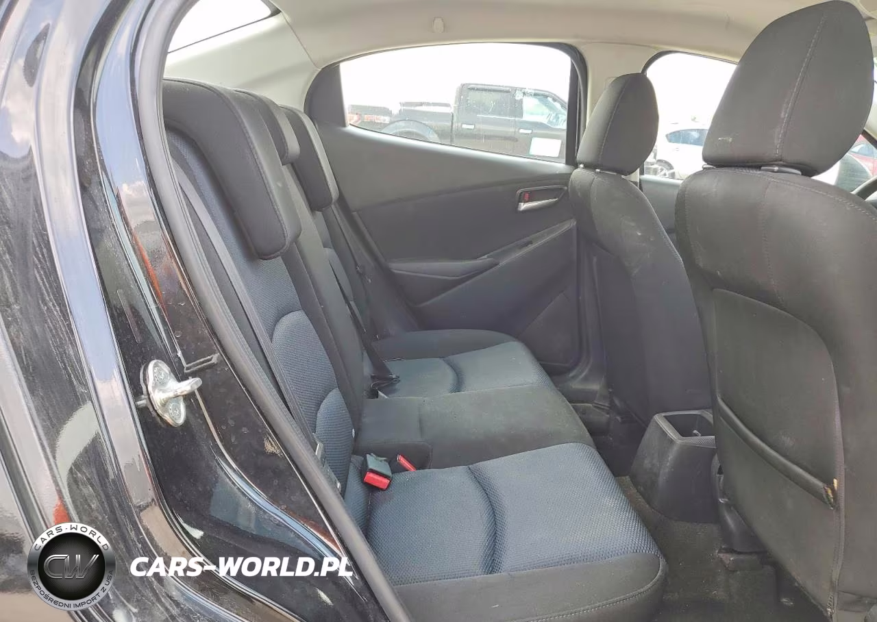 2017 Toyota Yaris Ia Base VIN:3MYDLBYV2HY195896 - 10