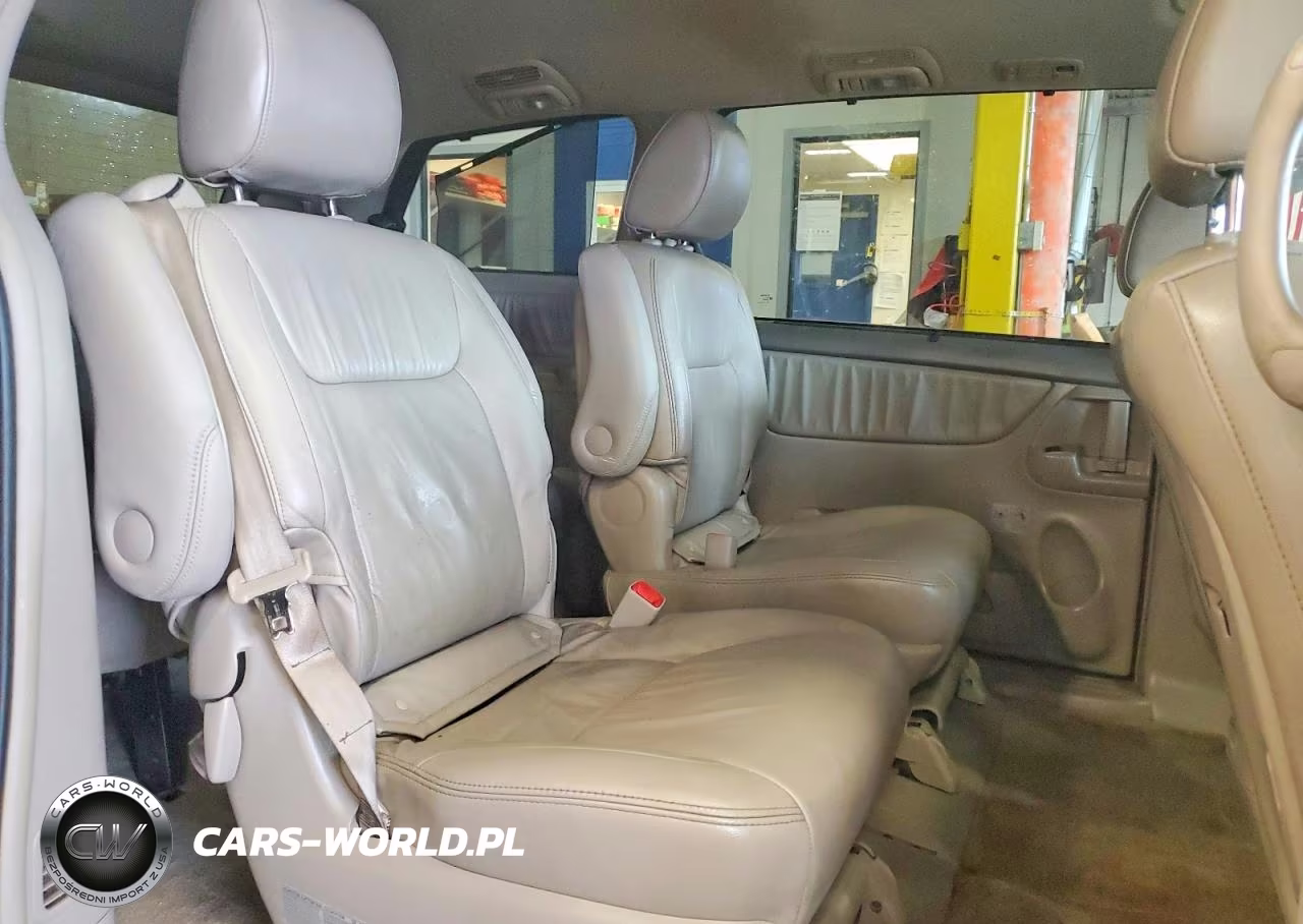 2010 Toyota Sienna Xle VIN:5TDDK4CC1AS030311 - 11