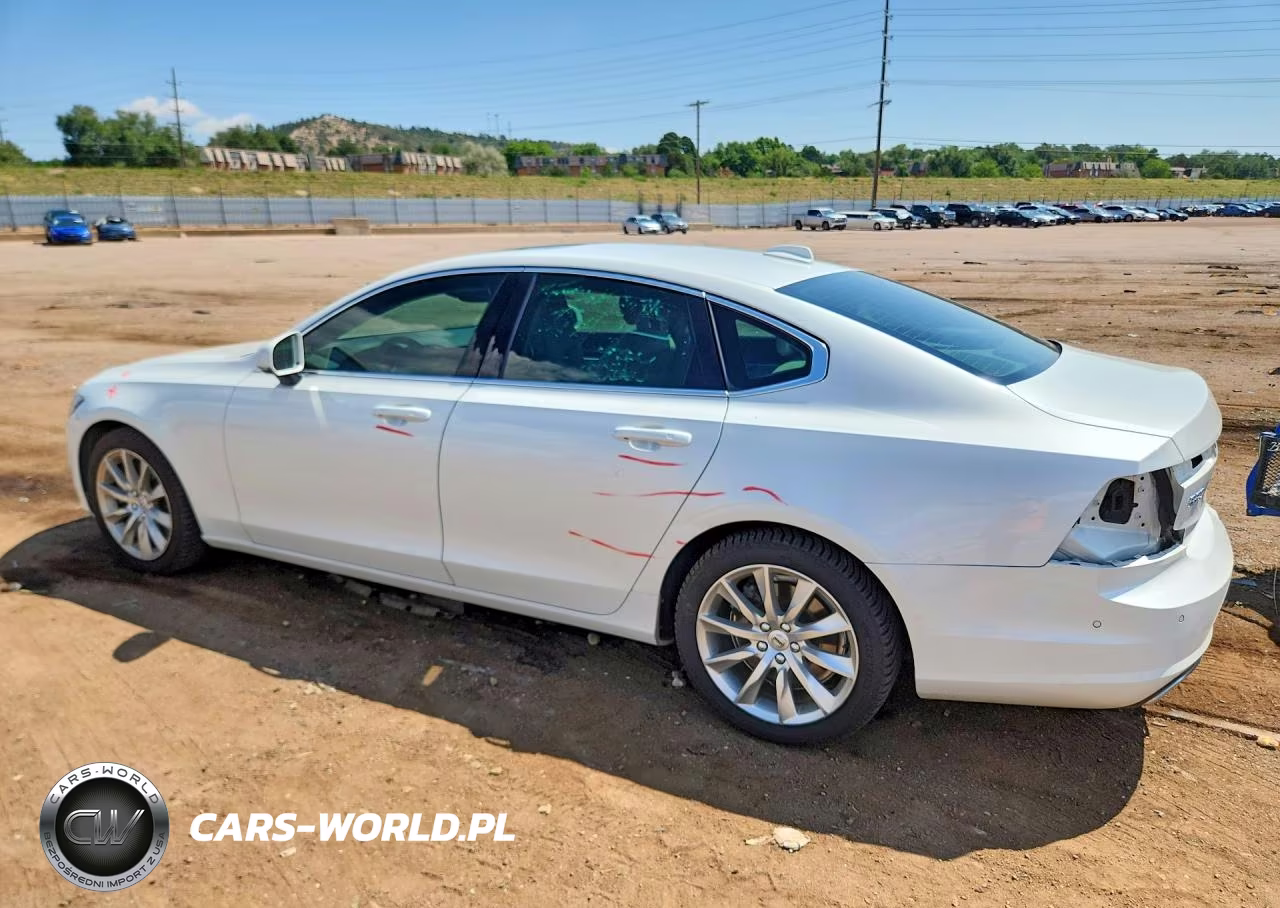 2017 Volvo S90 T6 Momentum VIN:YV1A22MK0H1011702 - 2
