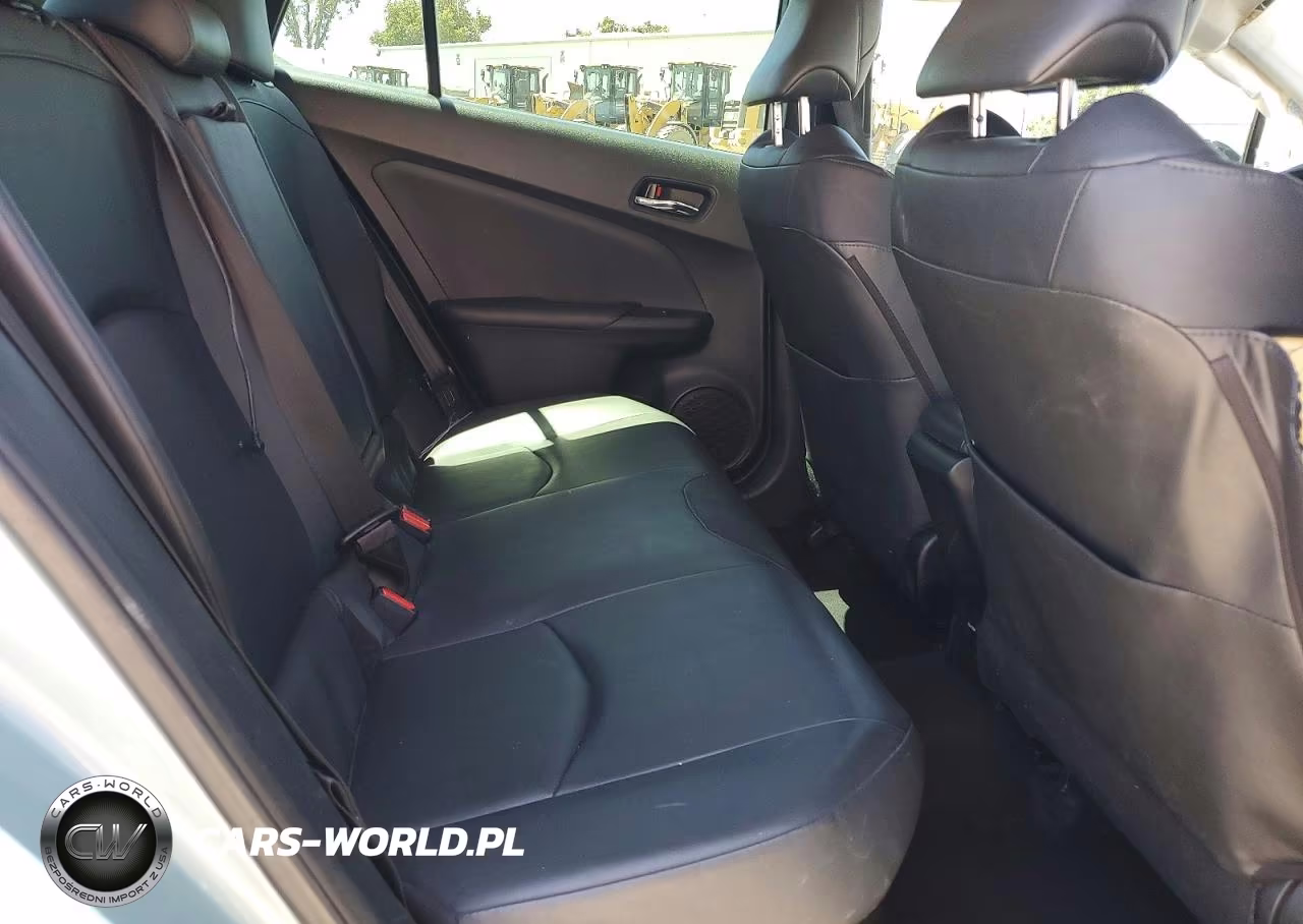 2016 Toyota Prius Four VIN:JTDKARFU4G3014206 - 10