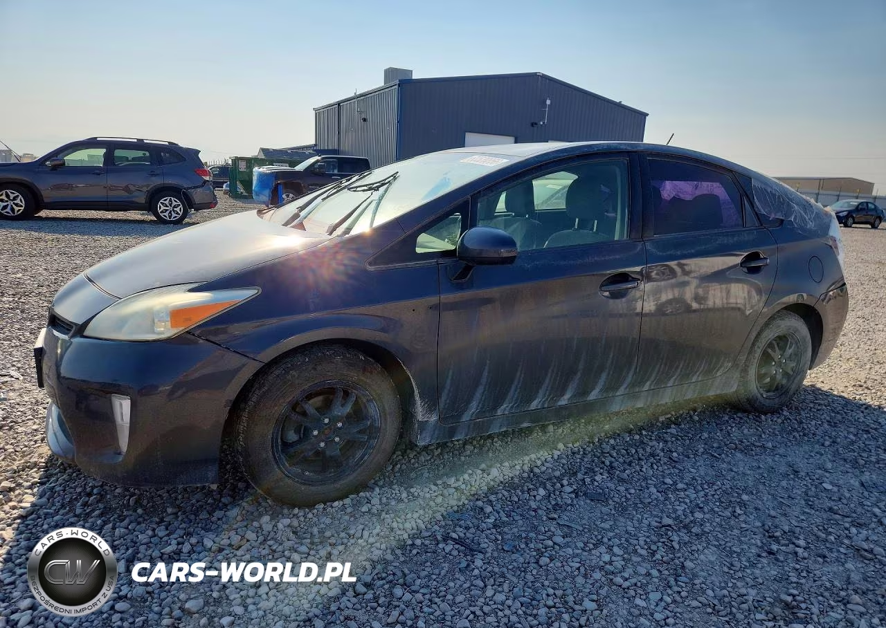 2013 Toyota Prius Three – zdjęcie 1 z 12