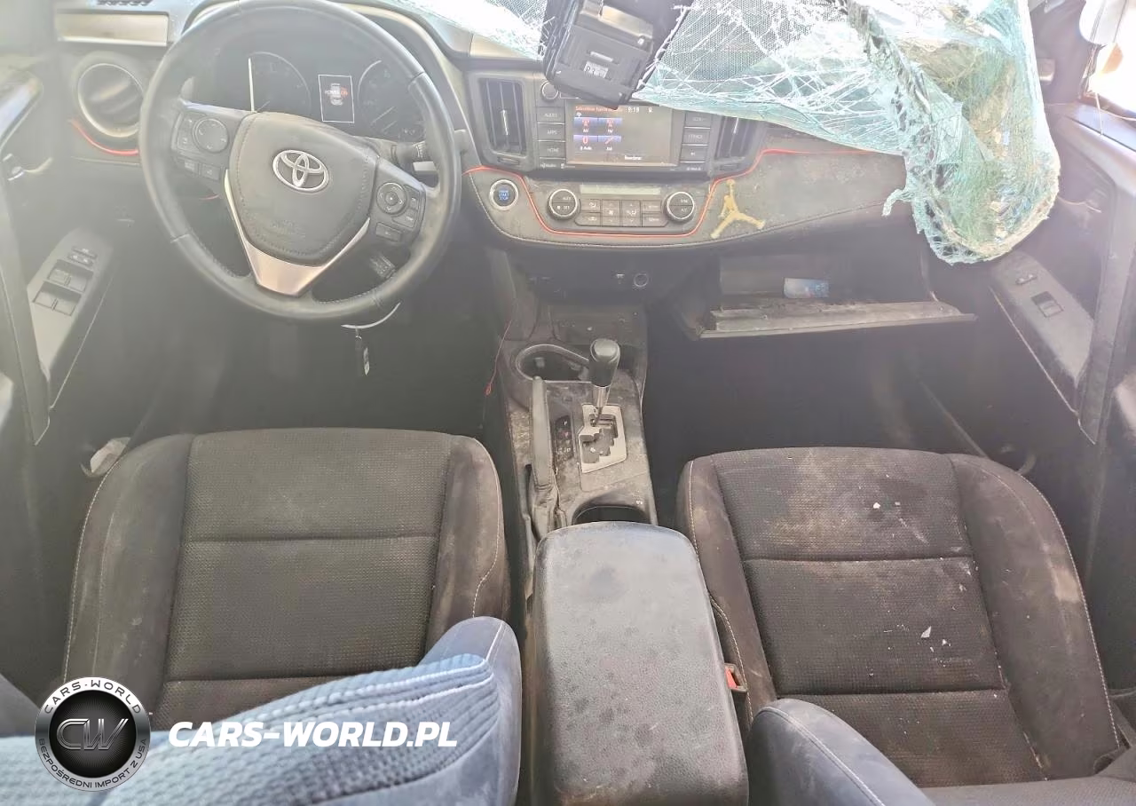 2018 Toyota Rav4 Xle VIN:JTMWFREVXJD111389 - 8