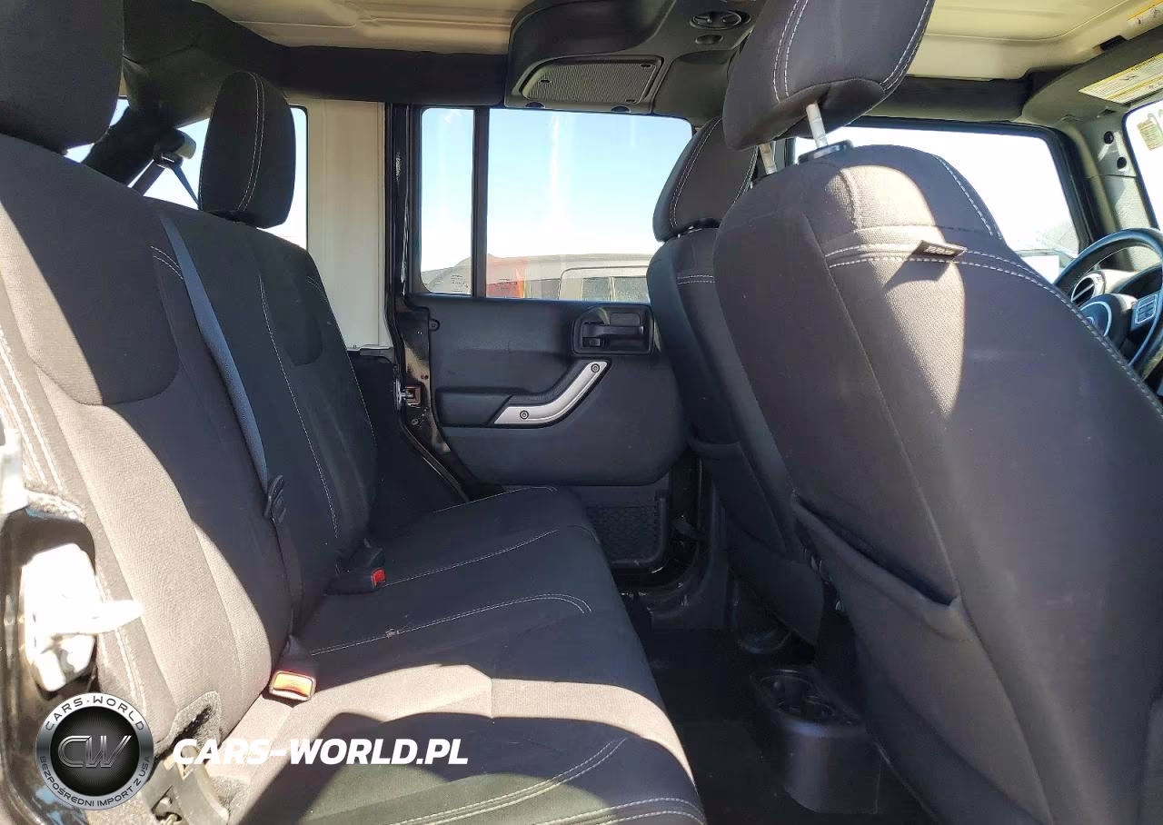 2018 Jeep Wrangler Unlimited Sahara VIN:1C4HJWEG1JL923595 - 11