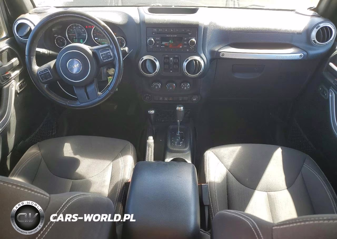 2018 Jeep Wrangler Unlimited Sahara VIN:1C4HJWEG1JL923595 - 8