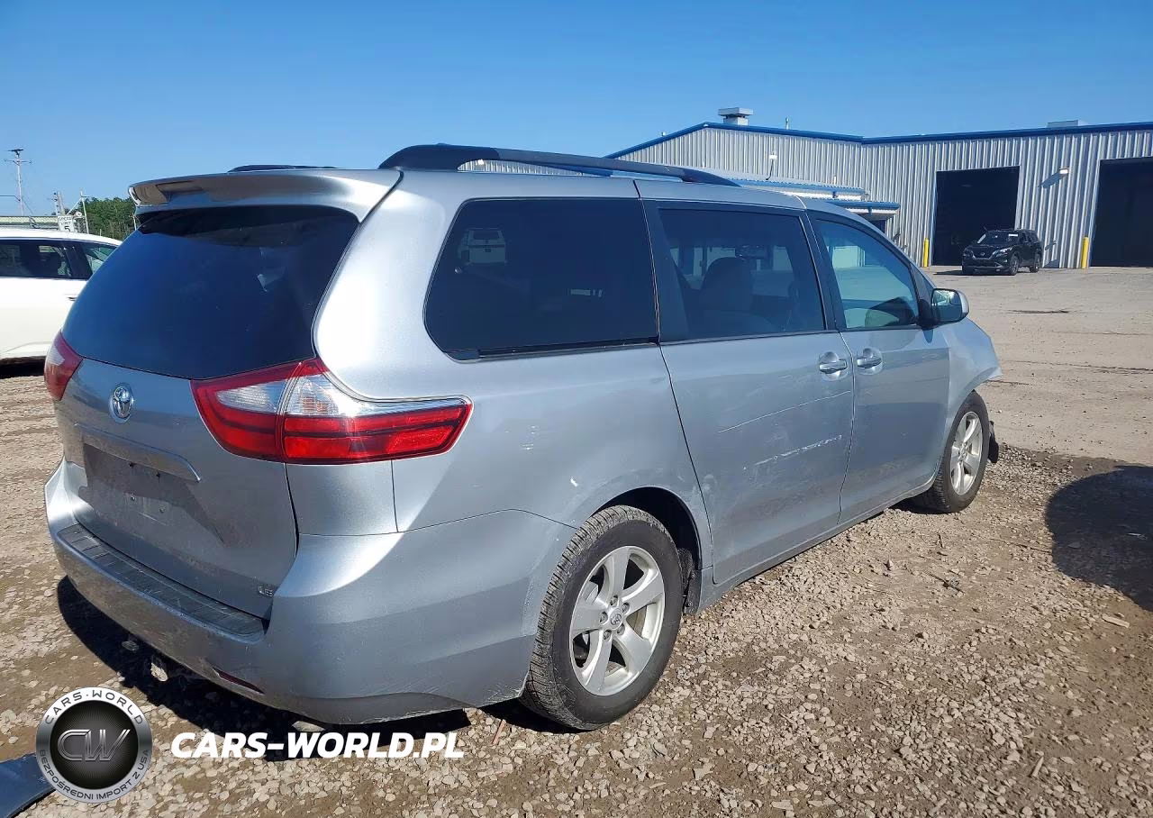 2015 Toyota Sienna Le VIN:5TDKK3DC7FS689730 - 3