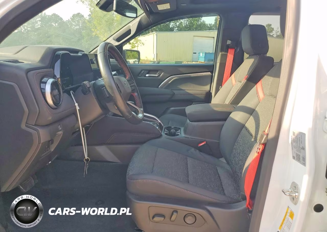 2024 Chevrolet Colorado Z71 VIN:1GCPTDEK0R1252376 - 7