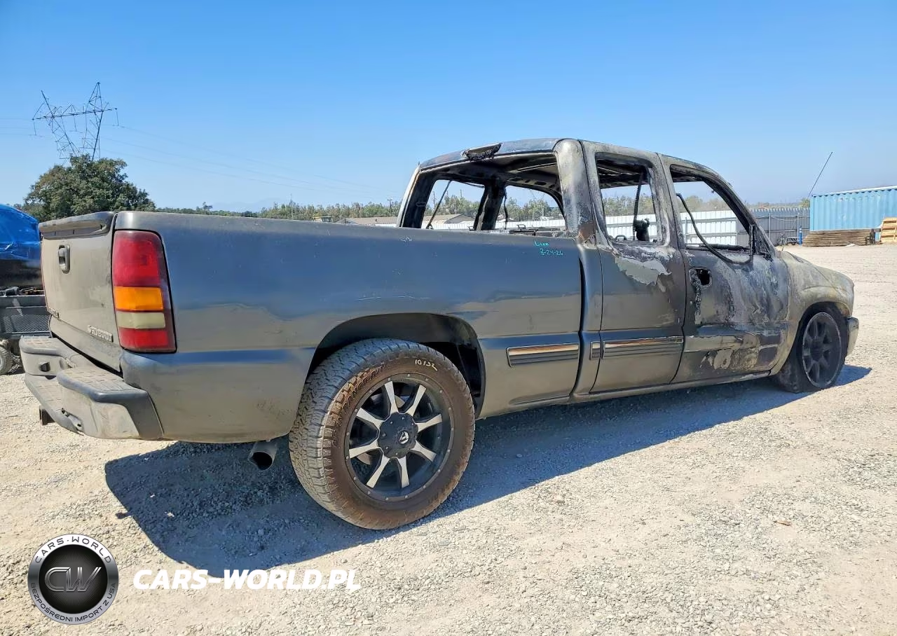 2001 Chevrolet Silverado C1500 VIN:2GCEC19V111243940 - 3