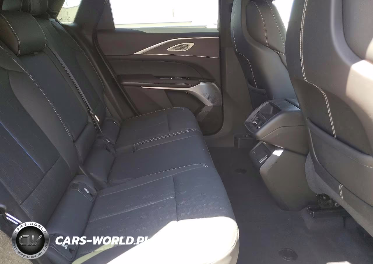 2024 Cadillac Lyriq Sport VIN:1GYKPVRK4RZ135040 - 11