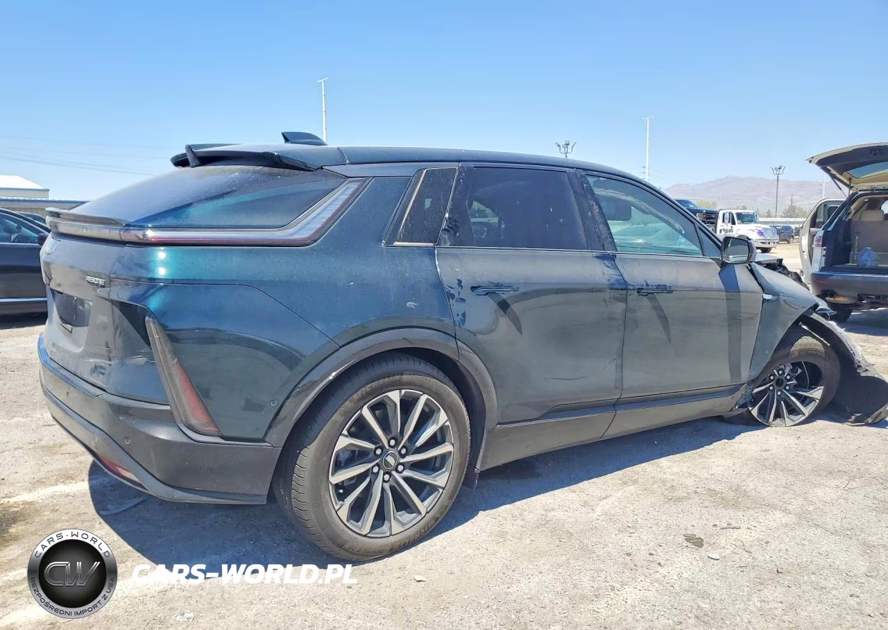 2024 Cadillac Lyriq Sport VIN:1GYKPVRK4RZ135040 - 3