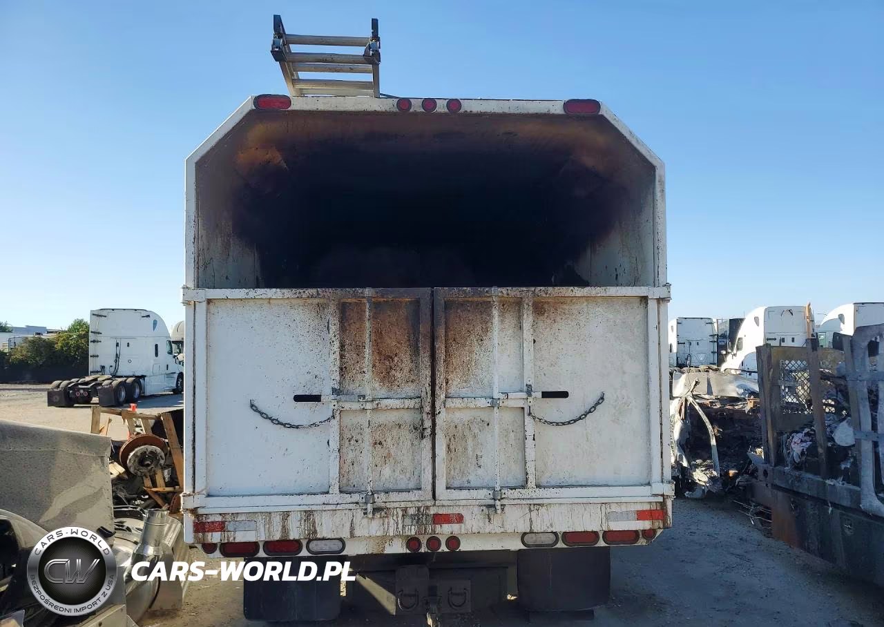 2016 Ford F550 Super Duty Chipper Truck VIN:1FDUF5GY7GEB56313 - 6