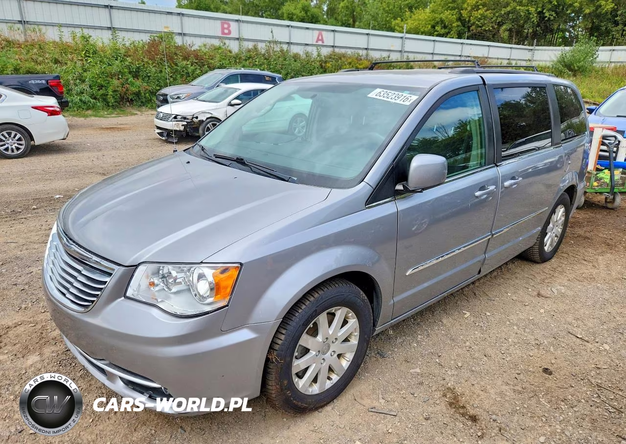 2016 Chrysler Town & Country Touring