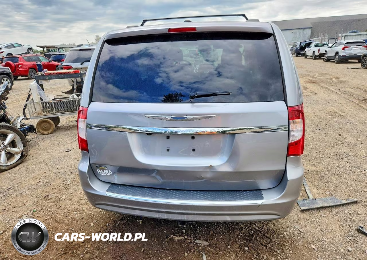 2016 Chrysler Town & Country Touring VIN:2C4RC1BG2GR229200 - 6