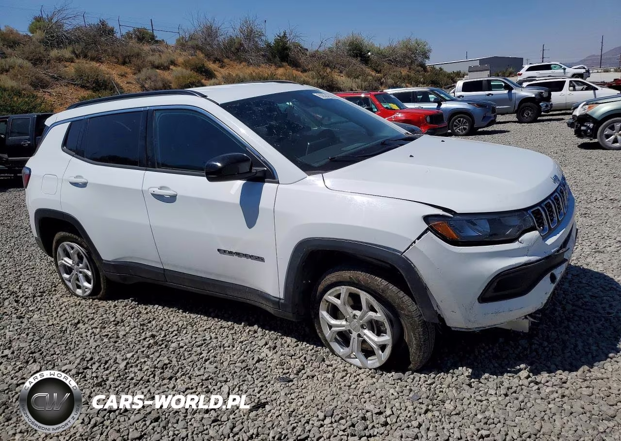 2024 Jeep Compass Latitude VIN:3C4NJDBNXRT119435 - 4