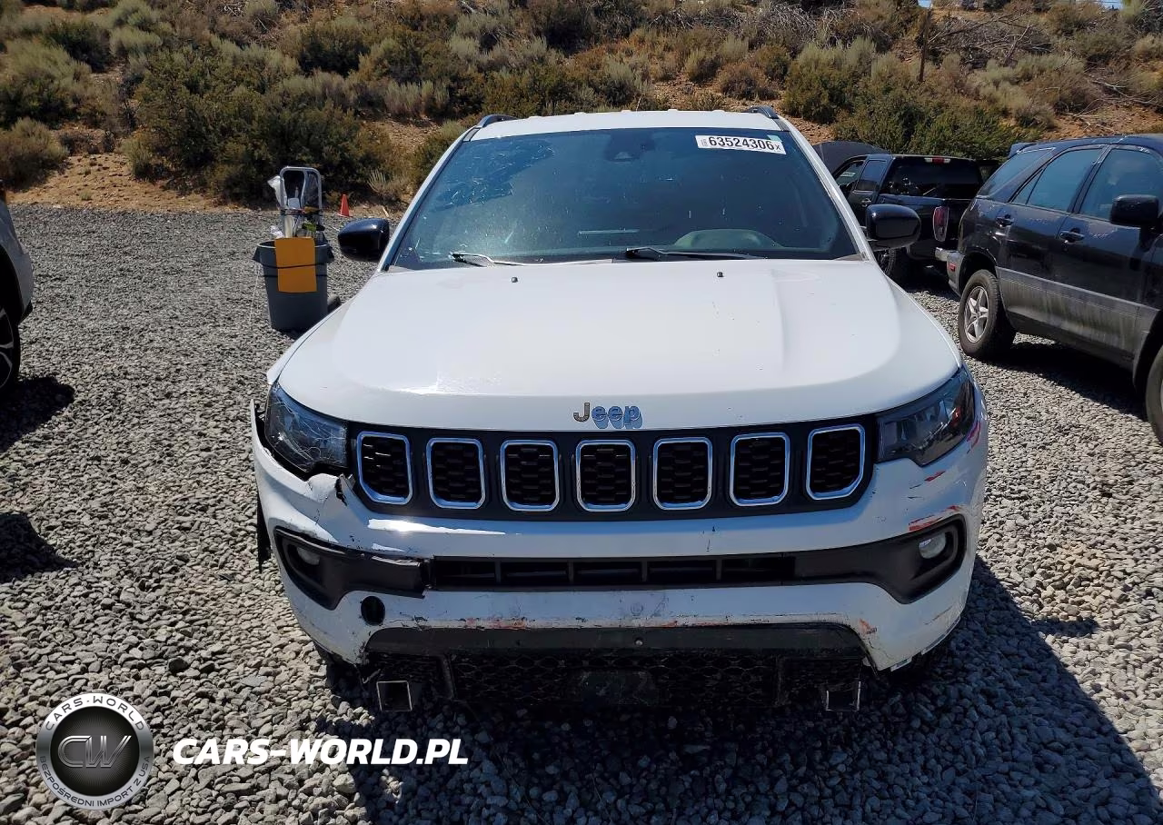 2024 Jeep Compass Latitude VIN:3C4NJDBNXRT119435 - 5