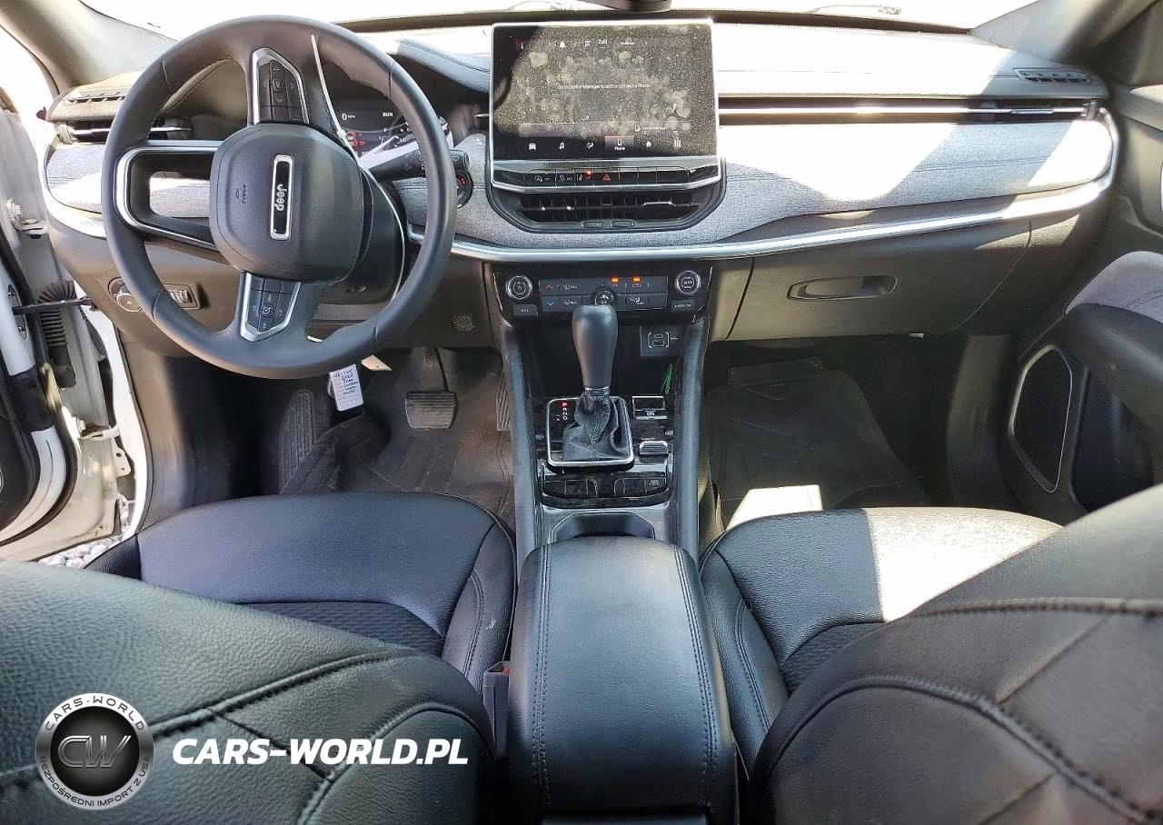 2024 Jeep Compass Latitude VIN:3C4NJDBNXRT119435 - 8