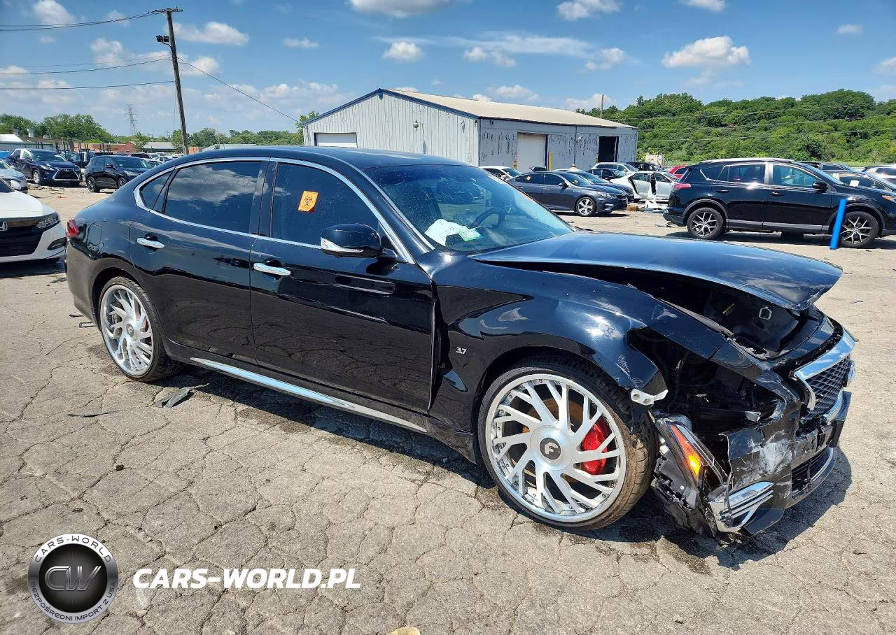 2018 Infiniti Q70L 3.7 Luxe VIN:JN1BY1PR9JM370257 - 4