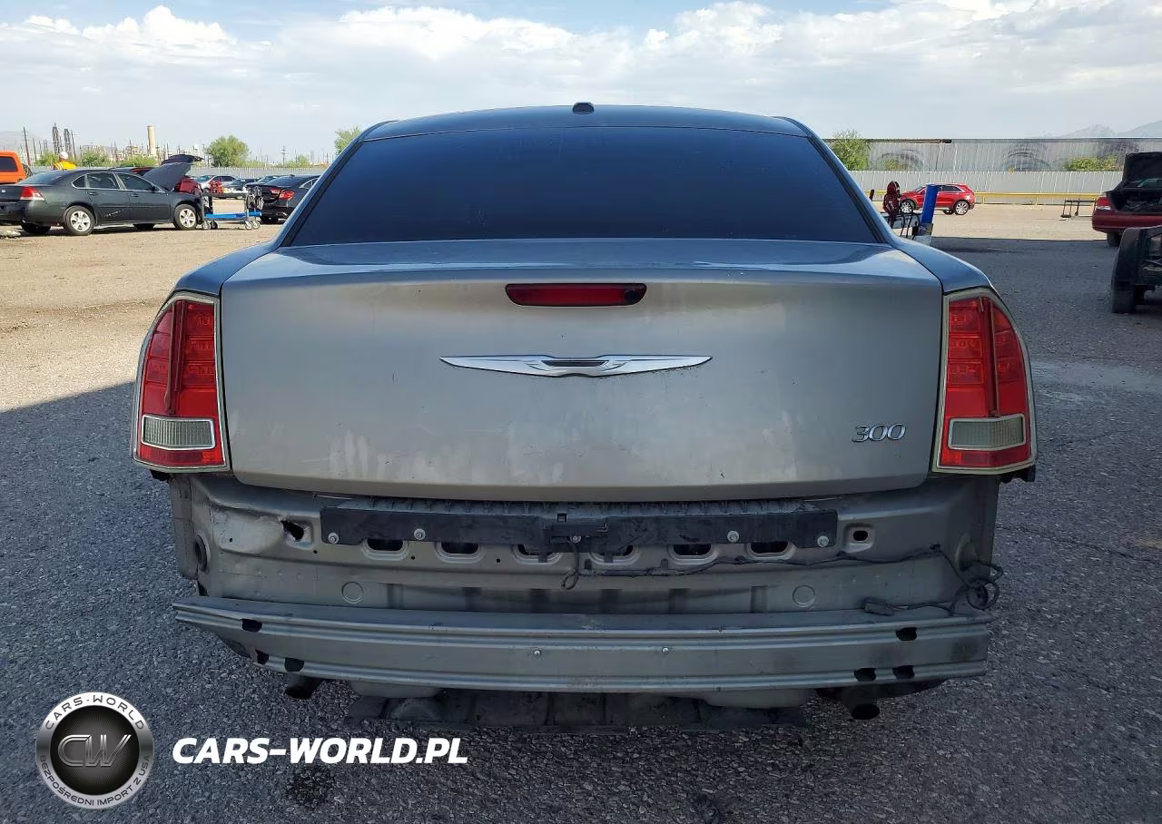 2014 Chrysler 300 VIN:2C3CCAAG2EH260204 - 6