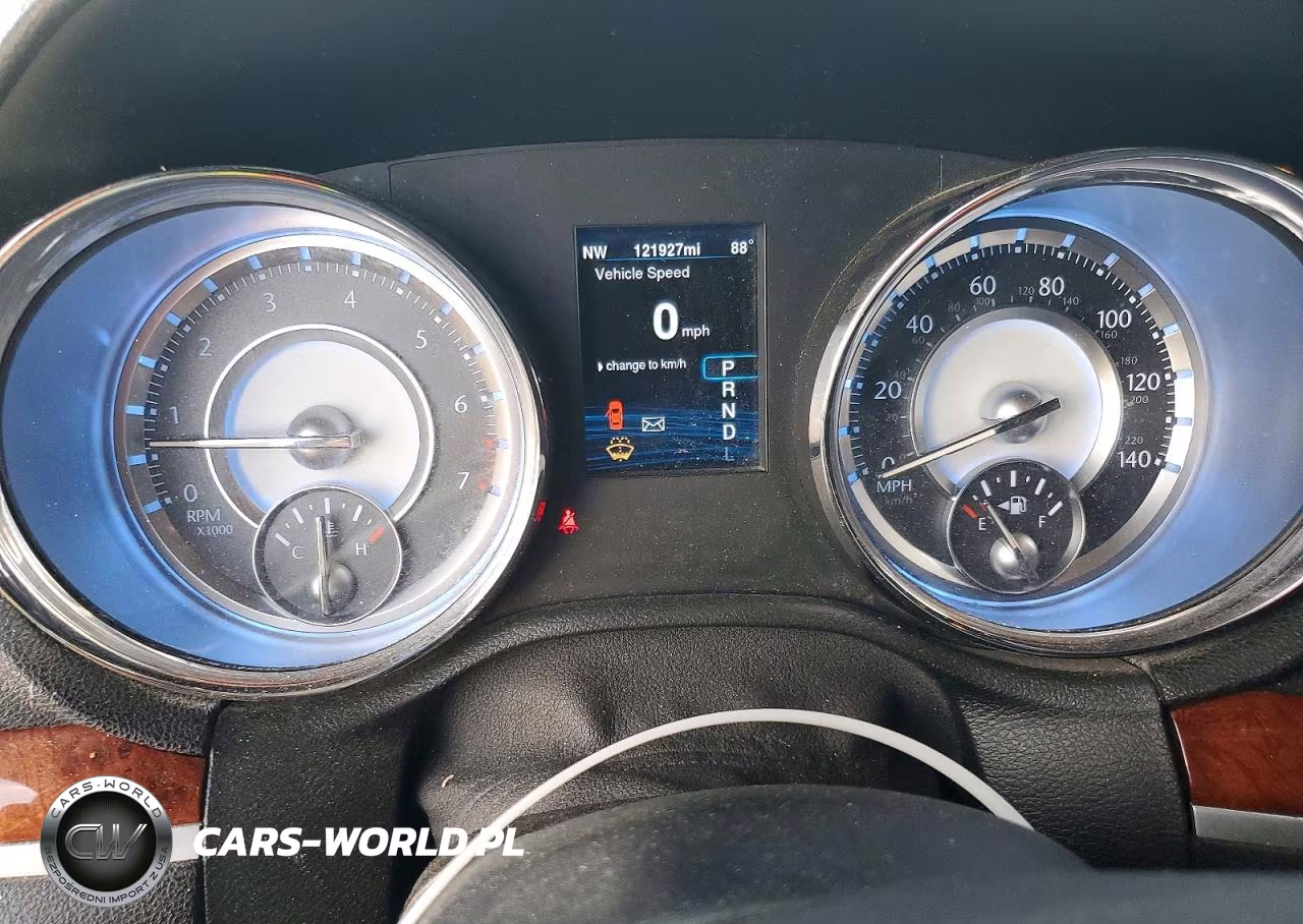 2014 Chrysler 300 VIN:2C3CCAAG2EH260204 - 9