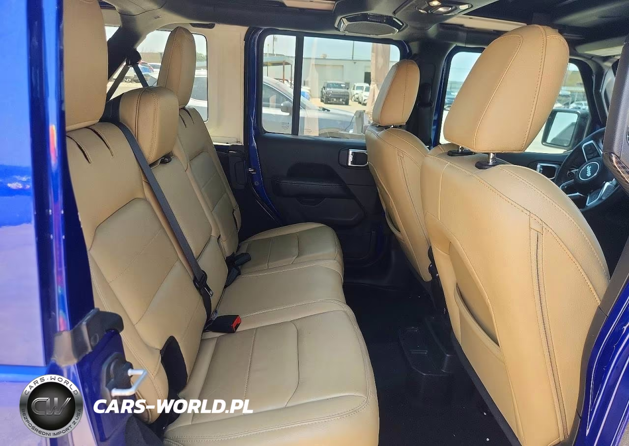 2019 Jeep Wrangler Unlimited Sahara VIN:1C4HJXEG9KW643302 - 11