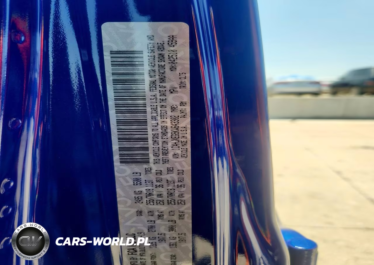 2019 Jeep Wrangler Unlimited Sahara VIN:1C4HJXEG9KW643302 - 13