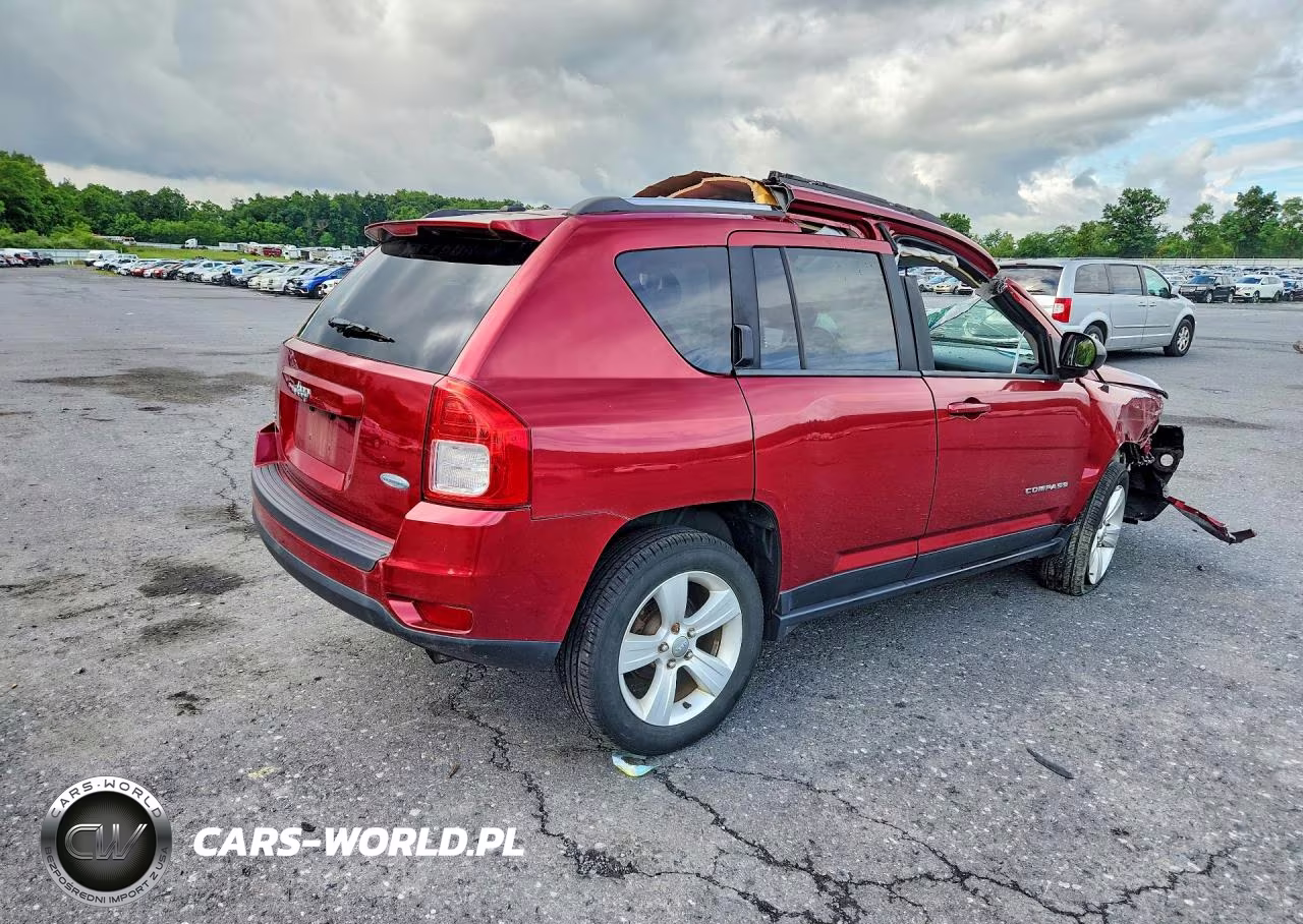 2013 Jeep Compass Latitude VIN:1C4NJDEBXDD222063 - 3