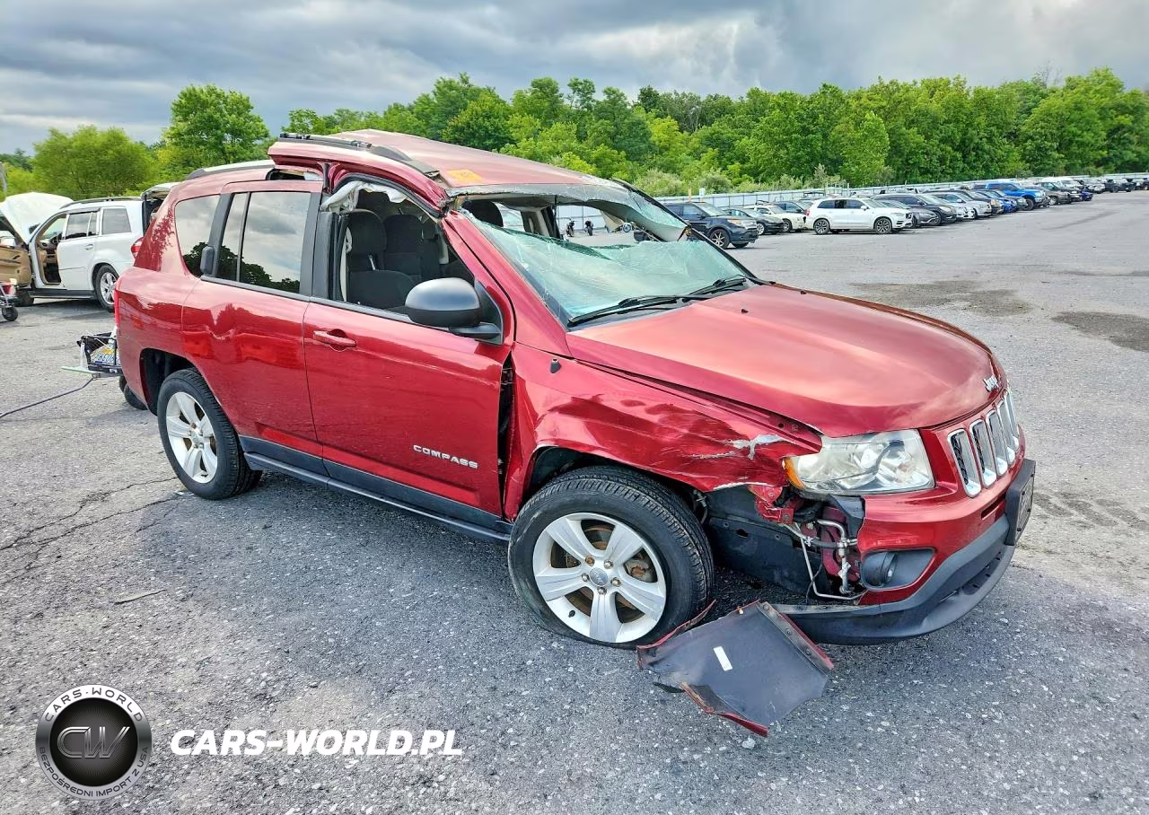 2013 Jeep Compass Latitude VIN:1C4NJDEBXDD222063 - 4