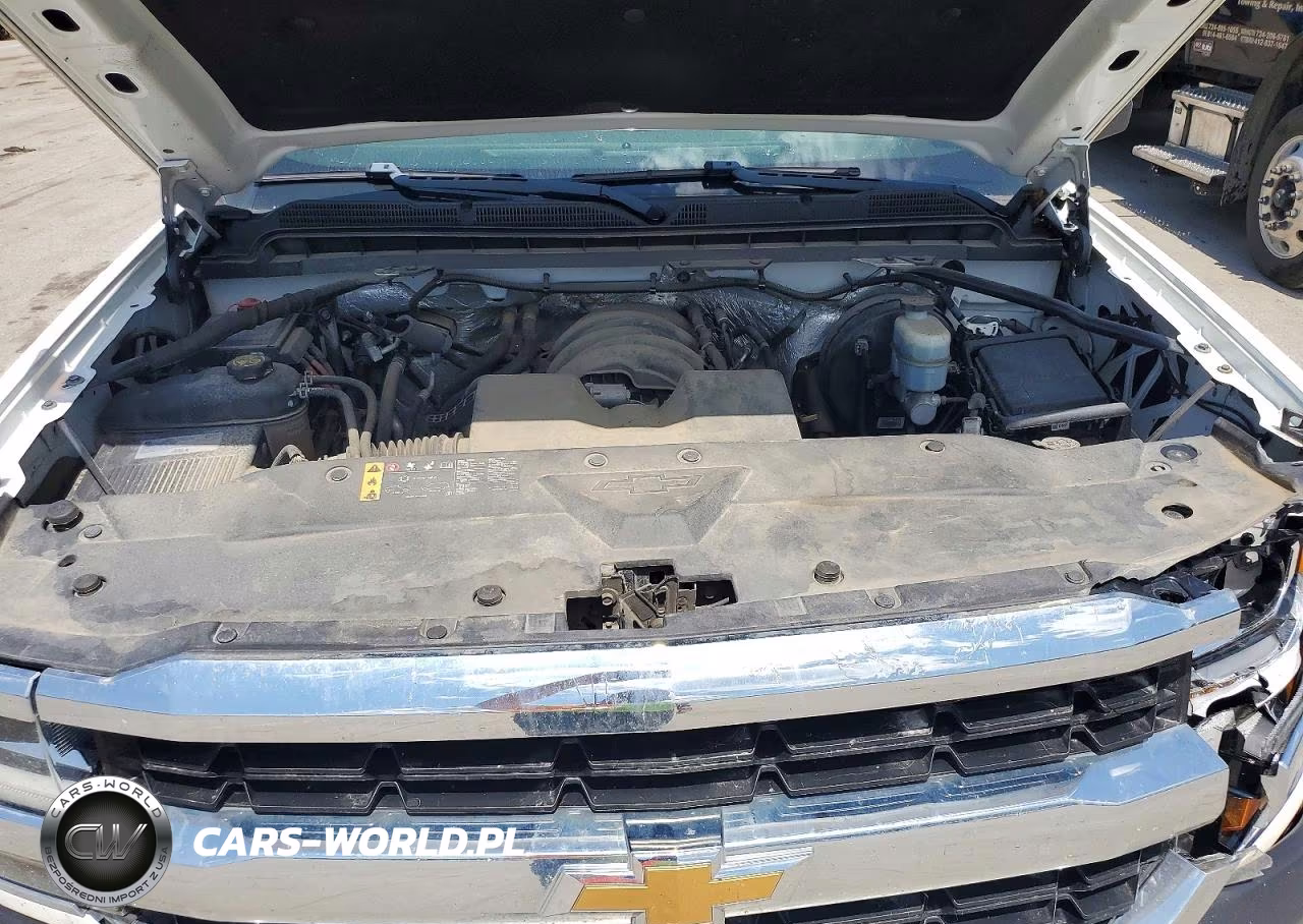 2018 Chevrolet Silverado K1500 VIN:1GCNKNEH9JZ330275 - 11