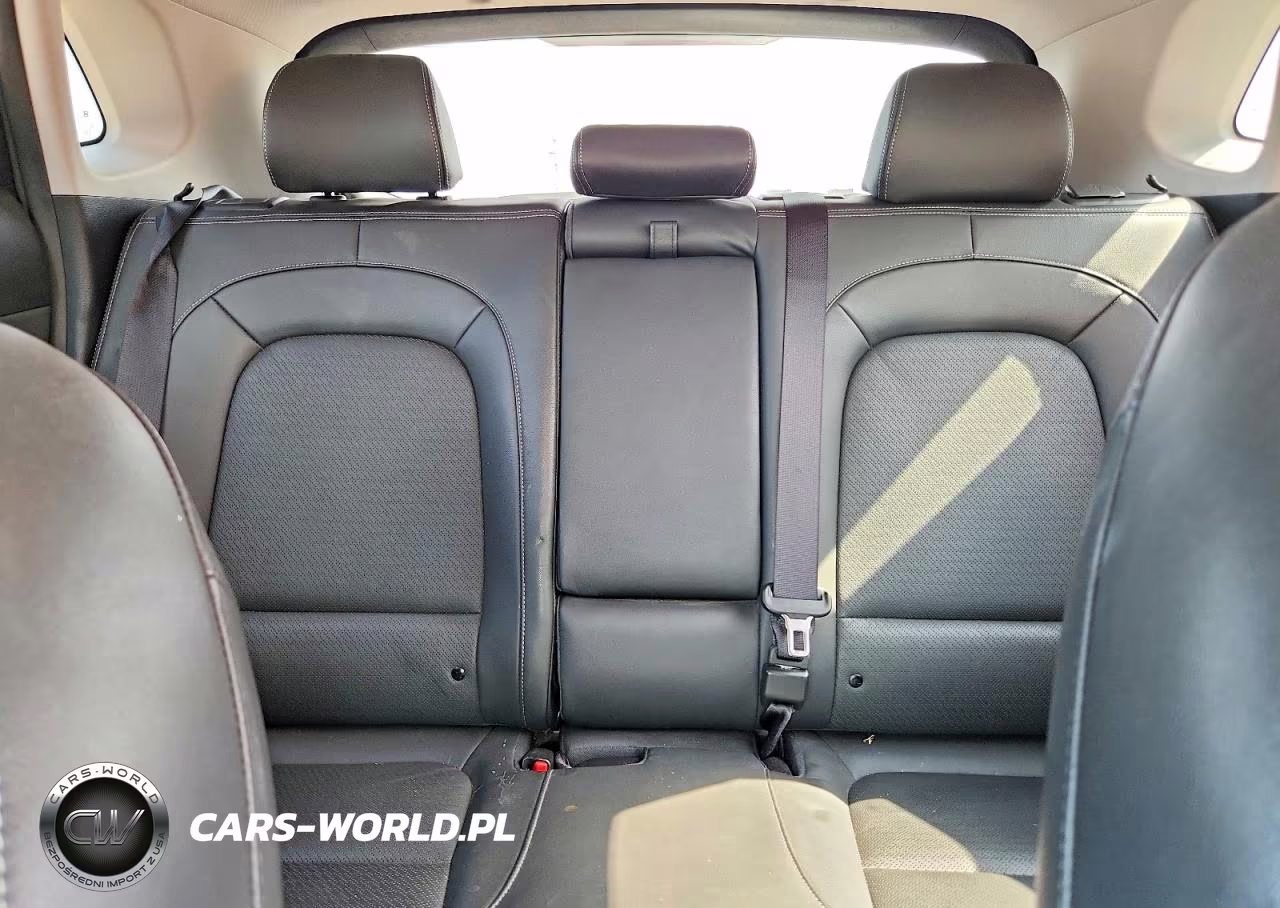 2018 Hyundai Kona Ultimate VIN:KM8K53A50JU105147 - 10
