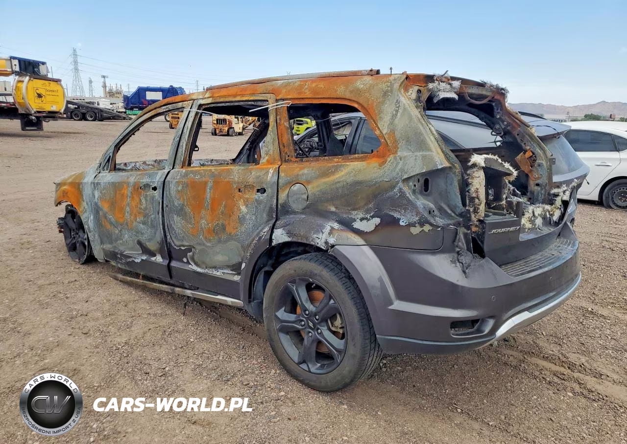 2020 Dodge Journey Crossroad VIN:3C4PDCGBXLT268413 - 2