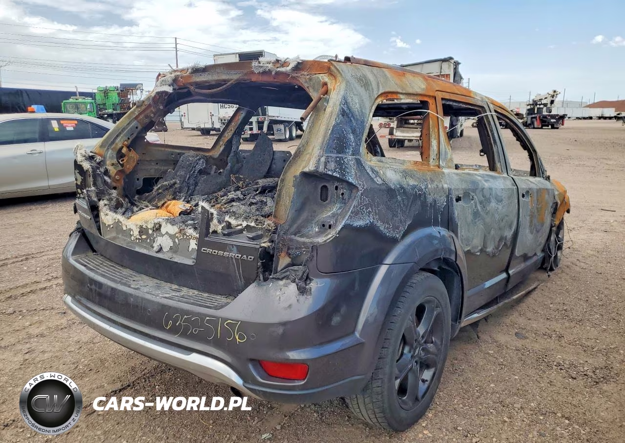 2020 Dodge Journey Crossroad VIN:3C4PDCGBXLT268413 - 3