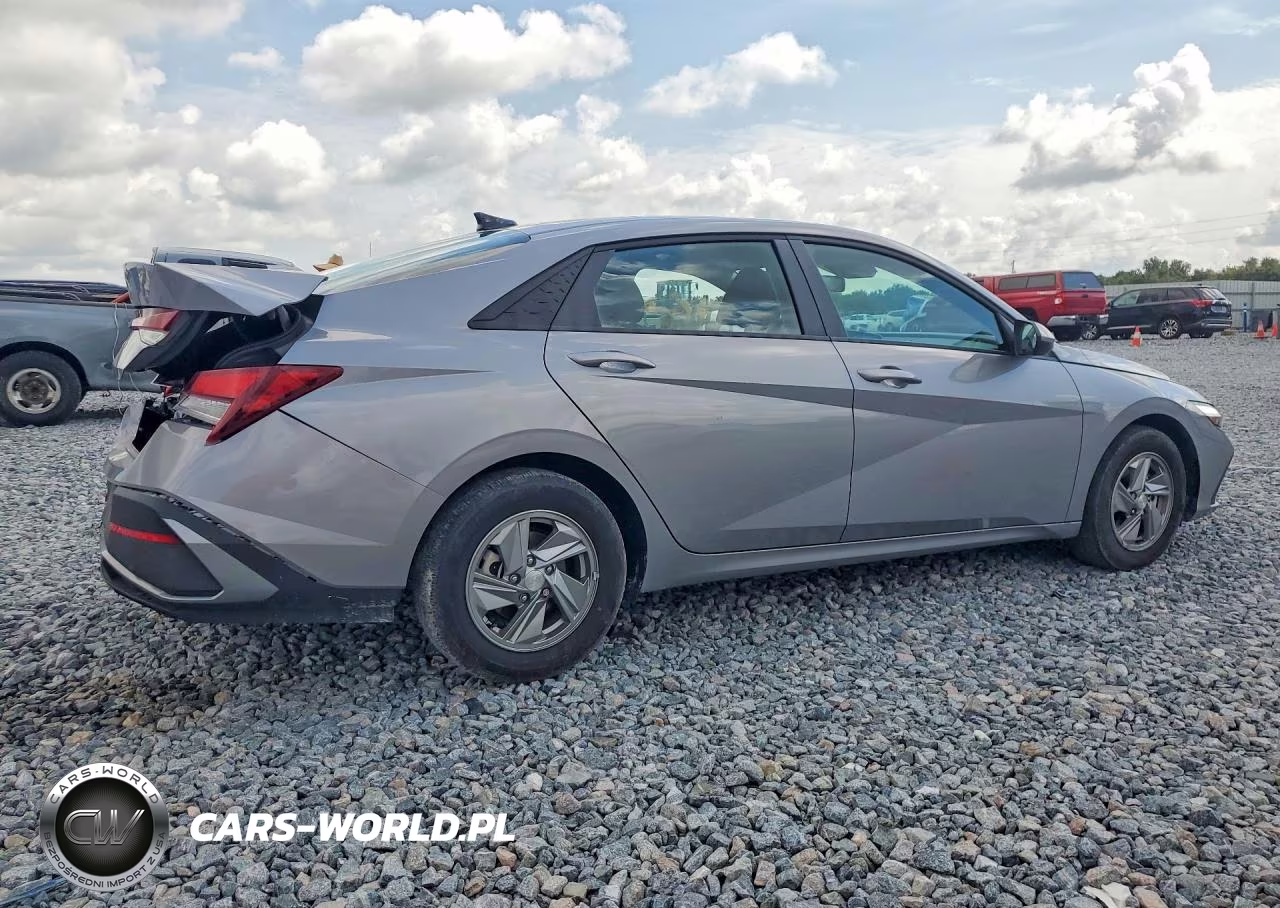 2025 Hyundai Elantra Se VIN:KMHLL4DG8SU002623 - 3