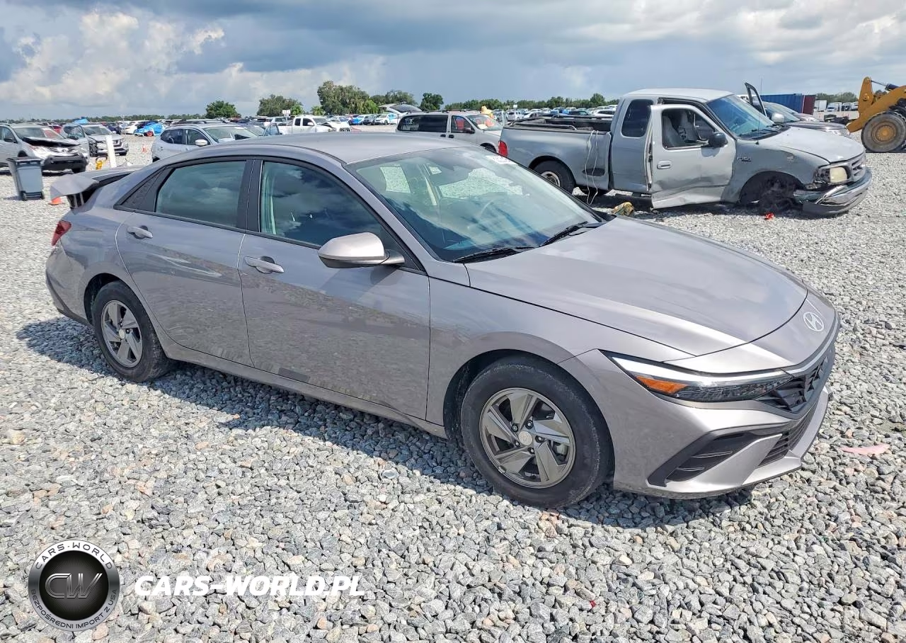2025 Hyundai Elantra Se VIN:KMHLL4DG8SU002623 - 4